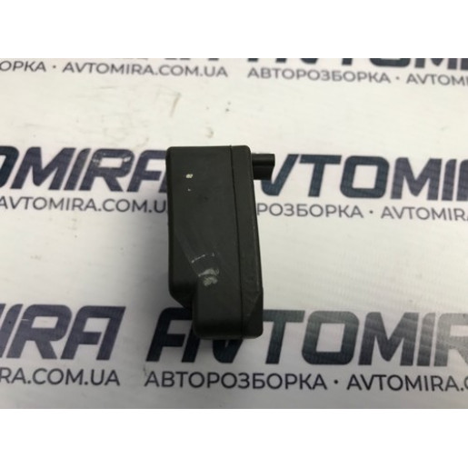 Кронштейн клапана турбины Renault Megane II 1.9 DCI 2002-2009 7701054684